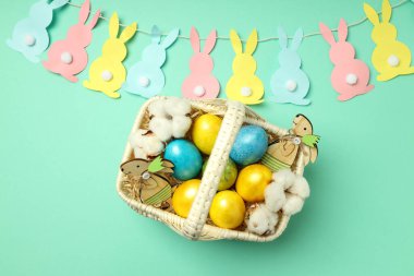 Güzel Paskalya yumurtaları kavramı, üst manzara.
