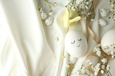 Paskalya yumurtaları kavramı, metin için boşluk