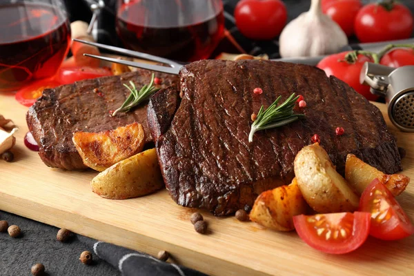 Koncept Chutné Jídlo Hovězím Steakem Close — Stock fotografie
