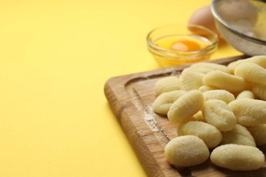 Çiğ patates gnocchi ile pişirme kavramı, metin için alan