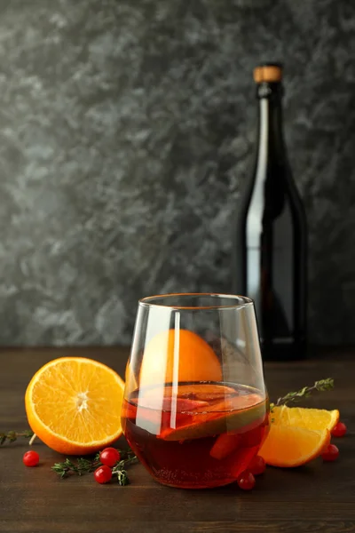 Concetto Bevanda Alcolica Con Sangria Sul Tavolo Legno — Foto Stock
