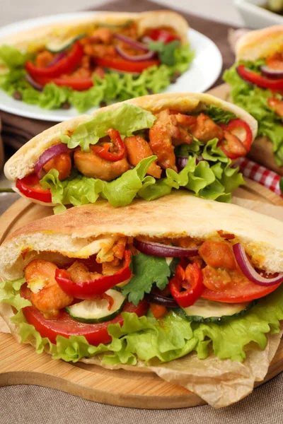 Concept Aliments Savoureux Avec Des Pitas Avec Viande Poulet — Photo