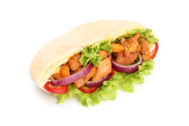 Beyaz arka planda izole edilmiş tavuk etli Pita