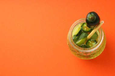 Jalapeno kokteyli ile içki kavramı, metin için boşluk