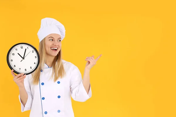 Conceito Cozinhar Com Mulher Jovem Espaço Para Texto — Fotografia de Stock