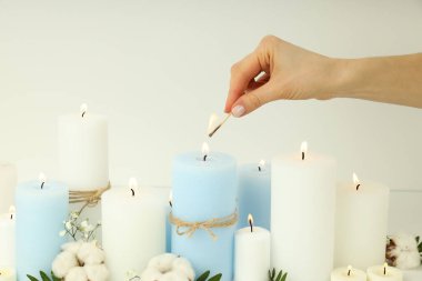 Farklı aroma mumlarıyla rahatlama kavramı