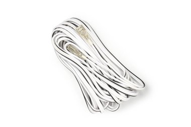 Beyaz arkaplanda uzun beyaz kablo izole