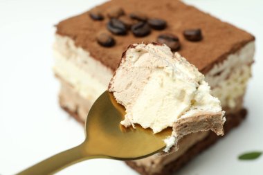 Tiramisu kekiyle lezzetli tatlı kavramı, yakın plan.