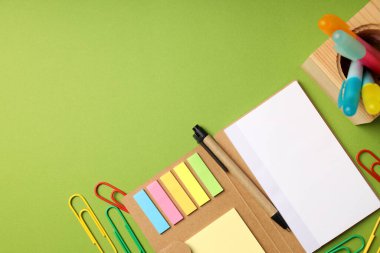 Ofis veya çalışma için aksesuar kavramı, metin için boşluk