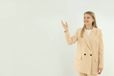 Genç ve çekici iş kadınlarıyla iş yapma kavramı