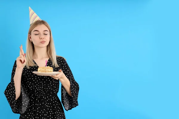 Concept Gelukkige Verjaardag Met Jonge Vrouw Ruimte Voor Tekst — Stockfoto