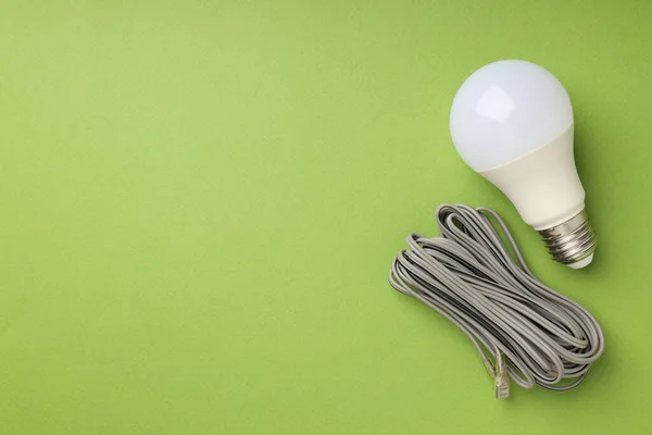 Lampadina Risparmio Energetico Filo Sfondo Verde — Foto Stock