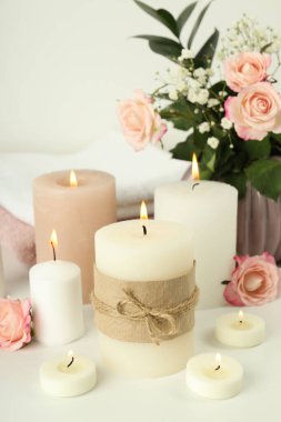 Farklı aroma mumlarıyla rahatlama kavramı