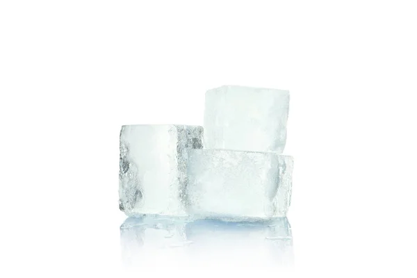 Beyaz Arkaplanda Izole Edilmiş Buz Küpleri — Stok fotoğraf