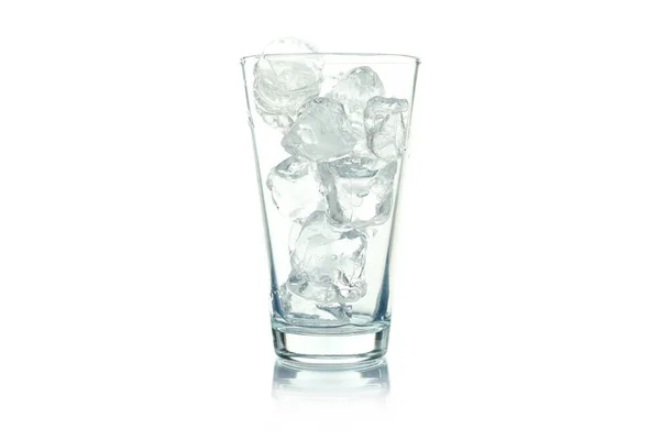 Glas Mit Eiswürfeln Isoliert Auf Weißem Hintergrund — Stockfoto