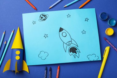 Mavi arkaplanda Dünya Çocuk Günü kavramı