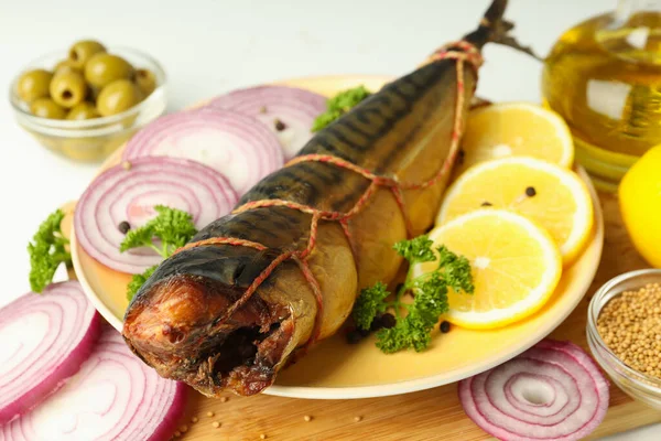 고등어가 맛있는 음식에 가까이 — 스톡 사진