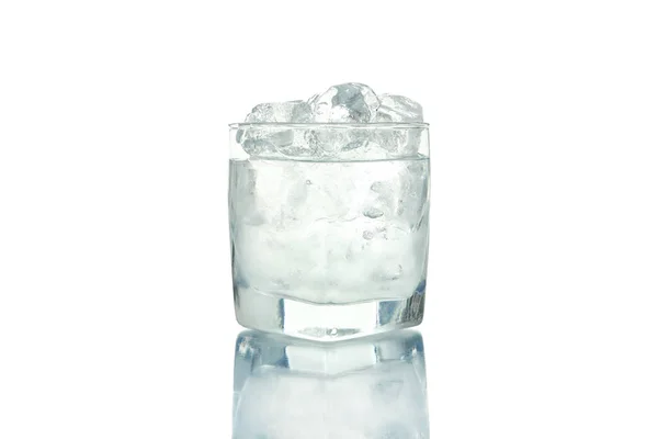 Vaso Agua Con Hielo Aislado Sobre Fondo Blanco —  Fotos de Stock