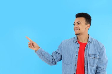 Genç adamla insan kavramı, metin için alan