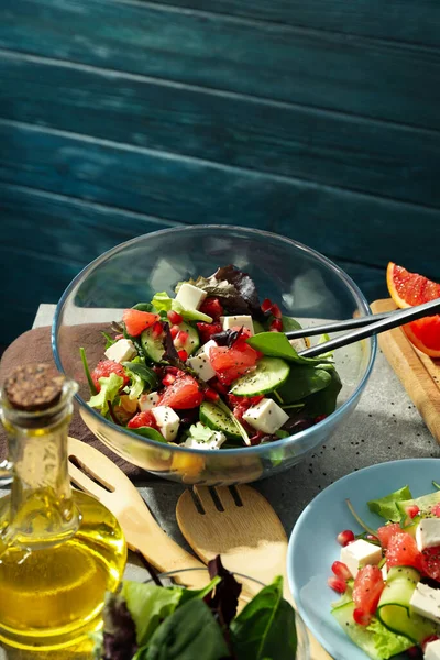 Lezzetli yemek kavramı, kırmızı portakallı salata