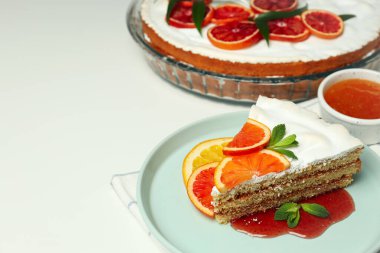 Lezzetli tatlı kavramı. Kremalı turta ve turta. Metin için yer.