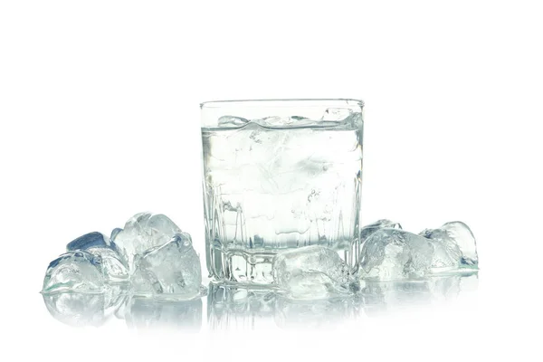 Vaso Agua Con Hielo Aislado Sobre Fondo Blanco —  Fotos de Stock