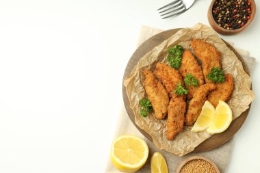 Tavuk şeritli lezzetli yemek kavramı, metin için boşluk