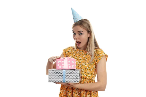 Conceito Feliz Aniversário Com Menina Atraente Isolado Fundo Branco — Fotografia de Stock