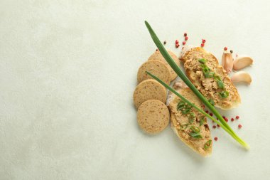 Lezzetli yemek kavramı, ciğer sosisi, yazı için yer.