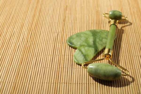 Gua Sha Gezicht Roller Bamboe Achtergrond — Stockfoto