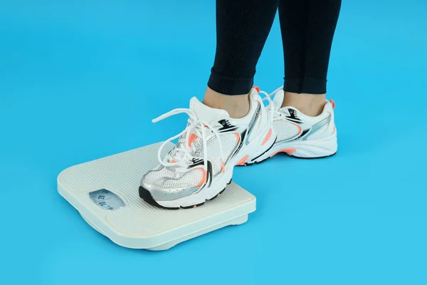 Concept Weight Loss Woman Standing Scales — Stock Photo, Image