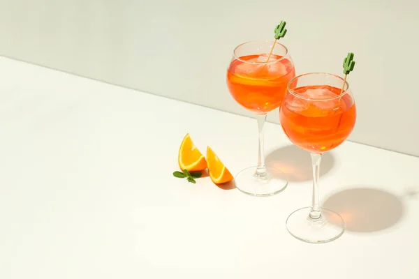 Concepto Bebida Alcohólica Fresca Aperol Spritz Espacio Para Texto —  Fotos de Stock