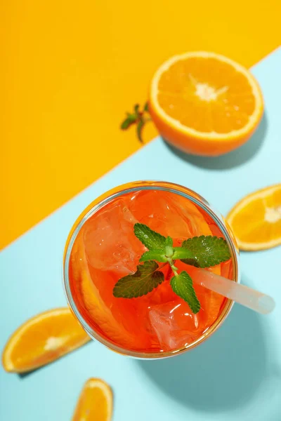 Taze Alkol Içeceği Kavramı Aperol Spritz Üst Manzara — Stok fotoğraf