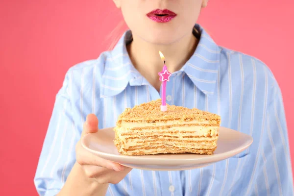 Meisje Wil Blaas Kaars Roze Achtergrond Close — Stockfoto