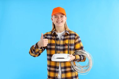 Çekici, genç, sarışın bir kadının mesleği.