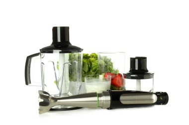 Karıştırıcılı lezzetli yemekler pişirme kavramı, beyaz arka planda izole edilmiş.