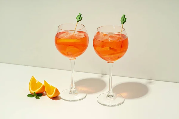 Concepto Cóctel Fresco Verano Aperol Spritz —  Fotos de Stock