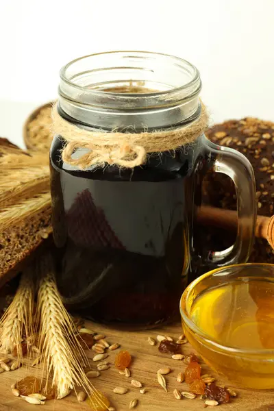 Taze içecek kavramı, kvass, kapat.