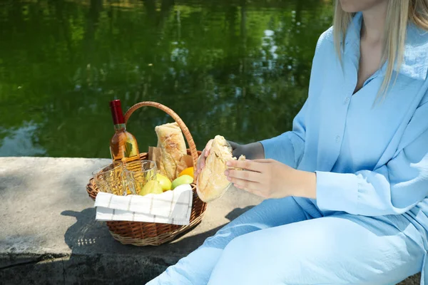 Concept Beautiful Outdoor Relax Summer Time Picnic — Stockfoto