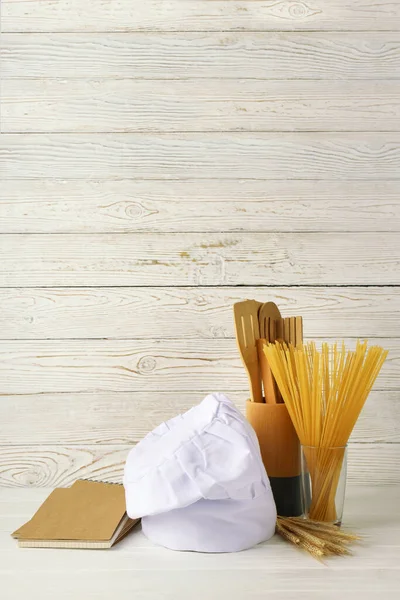 Conceito Cozinhar Alimentos Com Chapéu Chef Espaço Para Texto — Fotografia de Stock