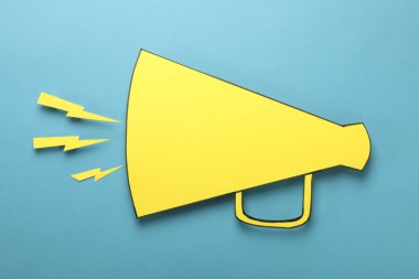 Dekoratif megafonla önemli duyuru kavramı