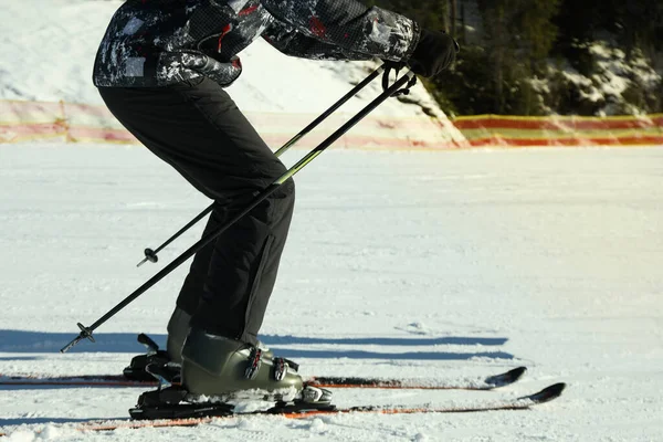 Male Skier Ride Ski Slope Ski Season — стоковое фото