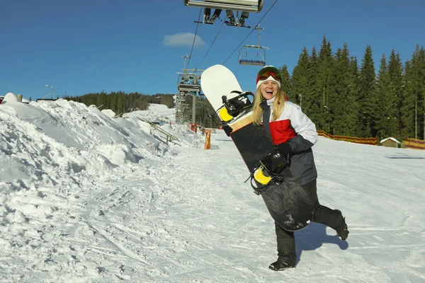 Happy Young Woman Snowboard Mountain Resort —  Fotos de Stock