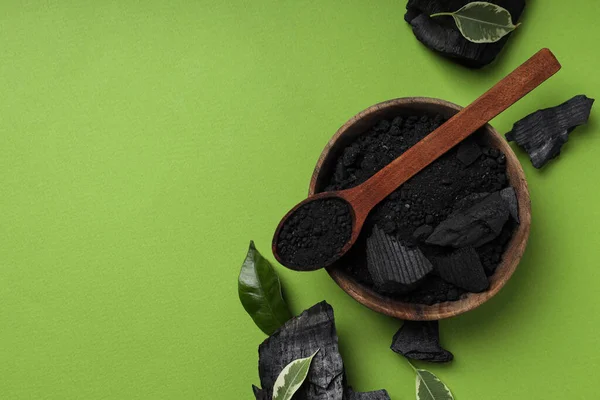 Natural Charcoal Powdered Charcoal Green Background — Foto de Stock