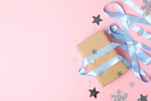 Concept Winter Gift Gift Box Accessories Pink Background — стоковое фото