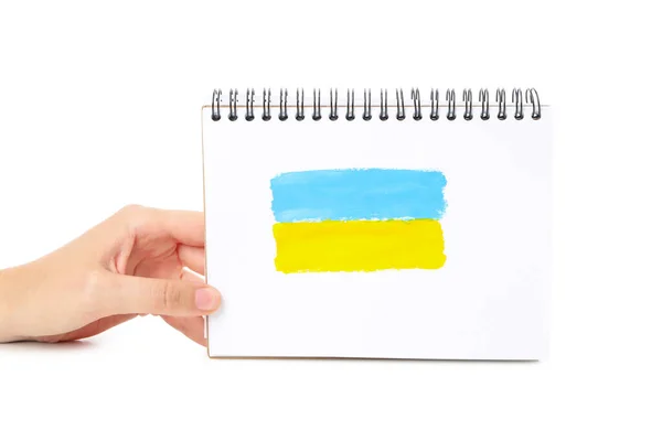 Женщина Держит Ноутбук Нарисованным Украинским Флагом Изолированный Белом Фоне — стоковое фото