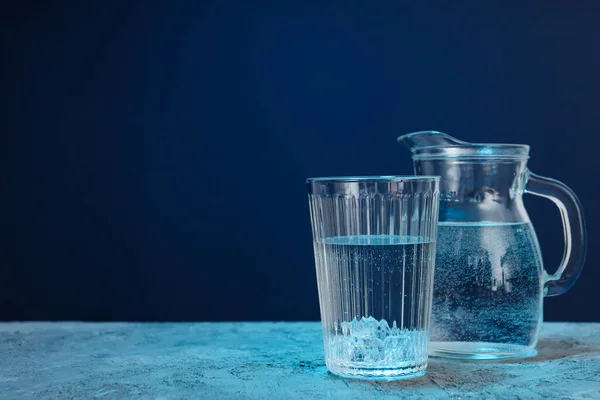 Jug Glass Water Blue Textured Background — Fotografia de Stock