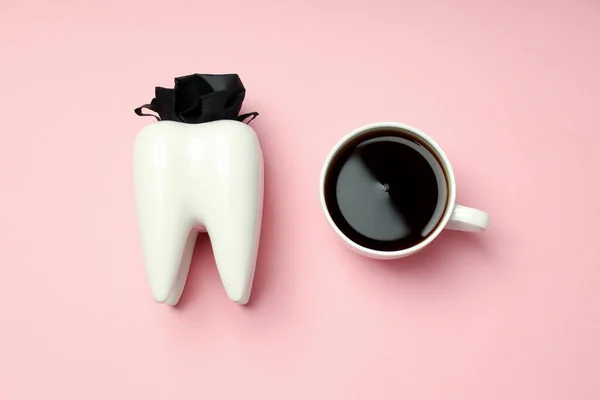 Concept Food Bad Teeth Pink Background — Zdjęcie stockowe