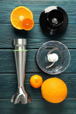 Karıştırıcıyla lezzetli yemekler pişirme kavramı, üst görünüm