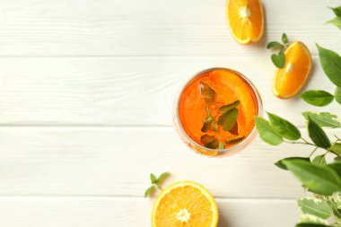 Yaz kokteyli kavramı, Aperol Spritz, metin için alan